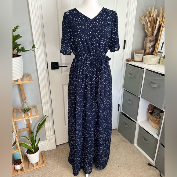 The Main Street Exchange | Navy and White Flutter Sleeve Maxi Dress | Size Small - Picture 1 of 8
